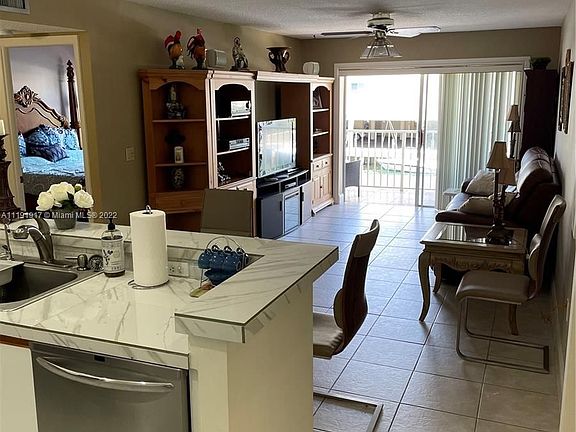 4th image of 3545 NE 167th St APT 202