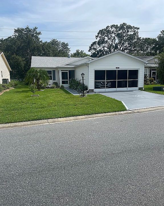 1st image of 646 Glen Oaks Dr