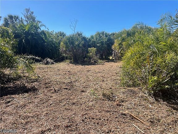 2nd image of 575 Sea Oats Dr