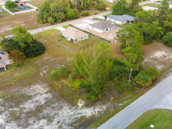 2nd image of 919 NE 35th Ln Lot 67