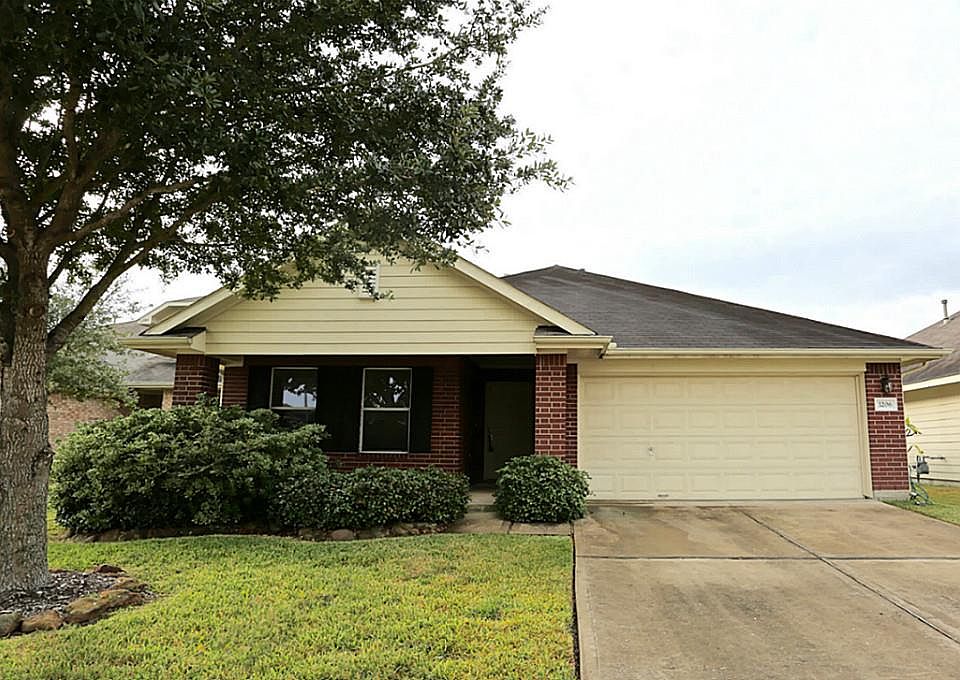 1st image of 3206 Chimney Rose Ct