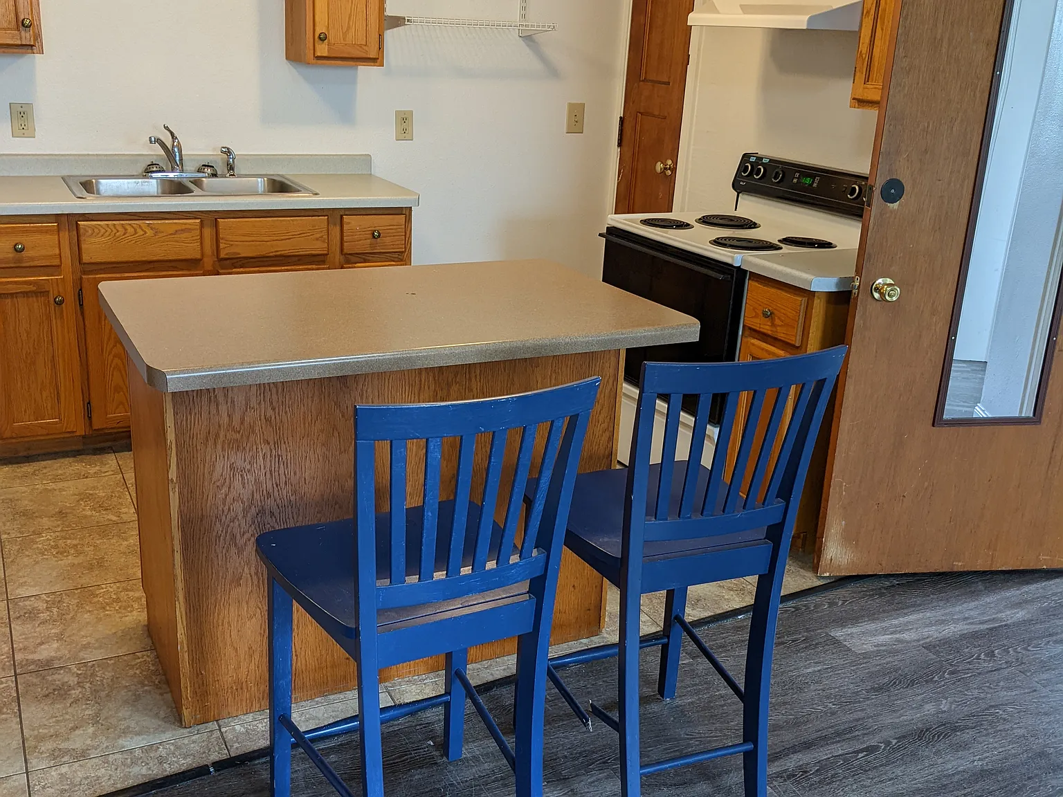 3 bed, 1275 sqft, $1,350 — Photo 4