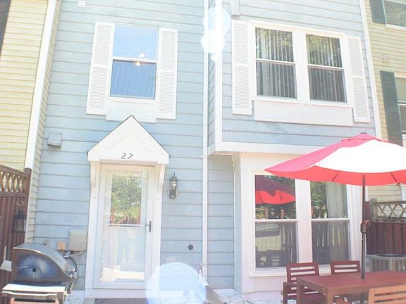 3rd image of 22 Whitechurch Ct