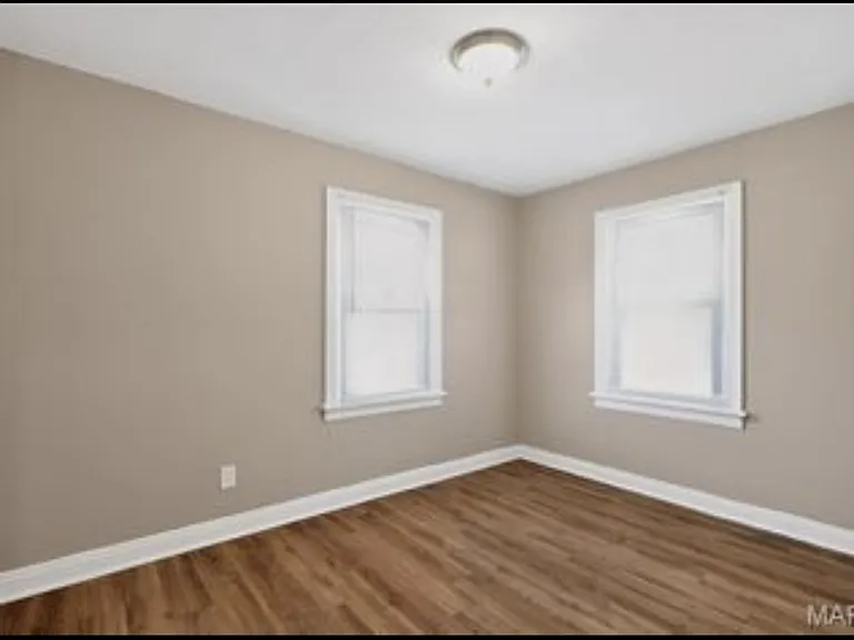 405 Estelle Ave — Photo 19