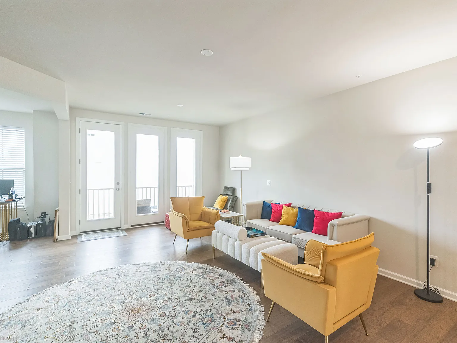 3 bed, 2536 sqft, $3,750 — Photo 3