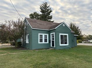 600 S Van Buren St, Newton, IL 62448