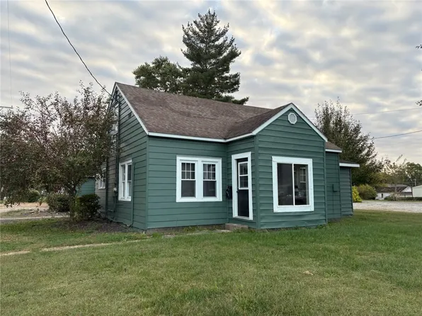 600 S Van Buren St, Newton, IL 62448