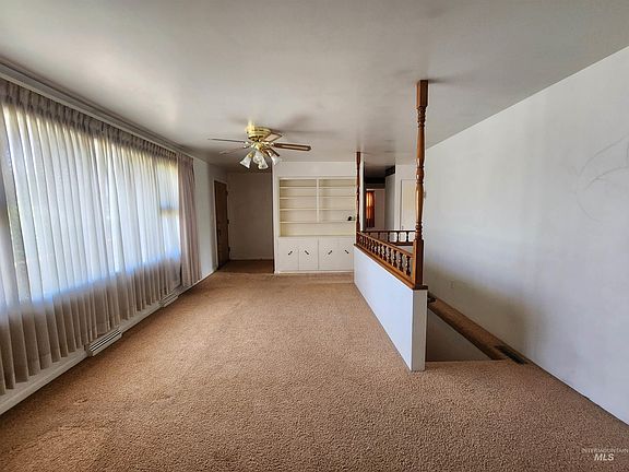 4th image of 211 Borah Ave W