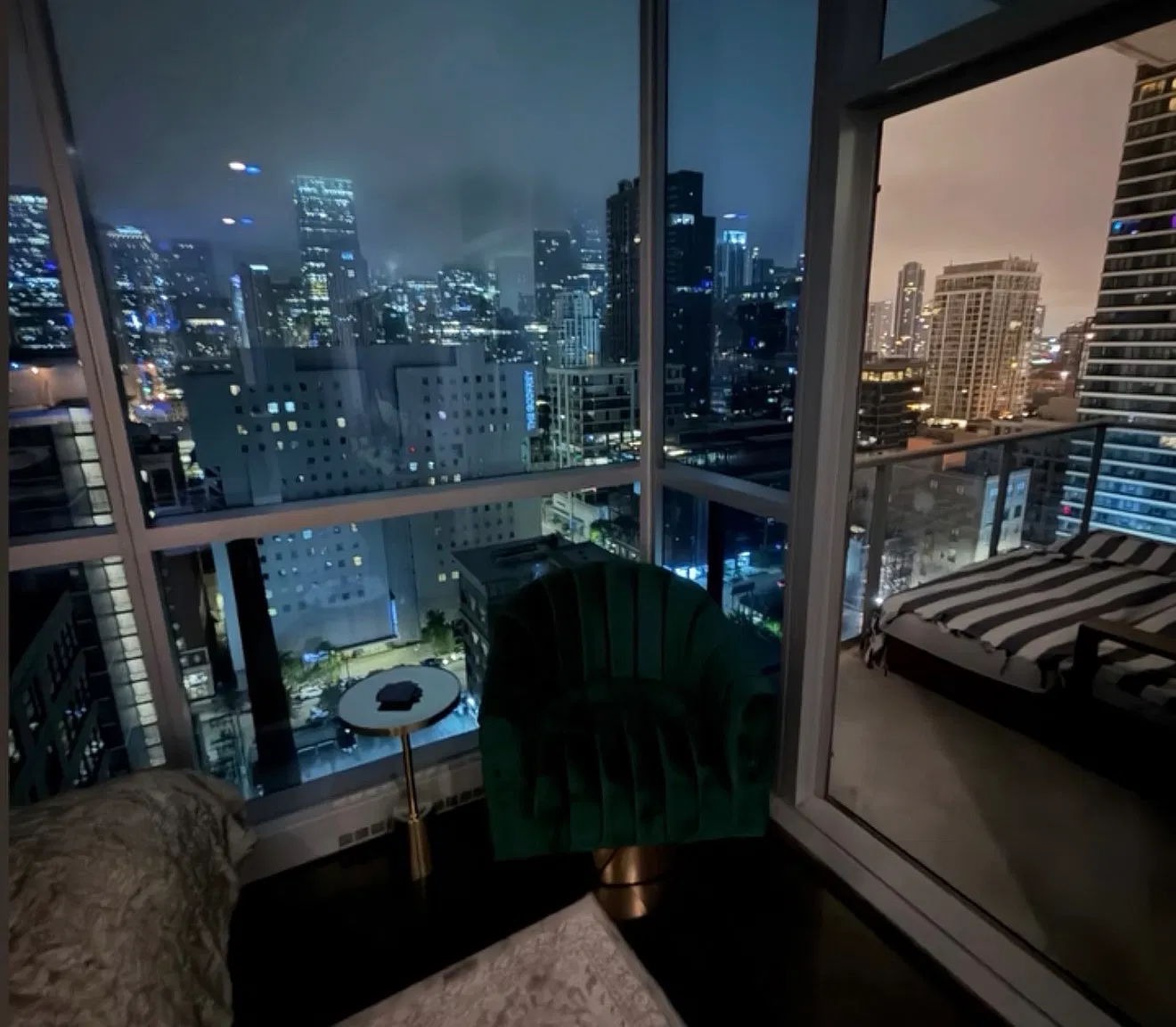 2 bed, 1400 sqft, $4,000 — Photo 2