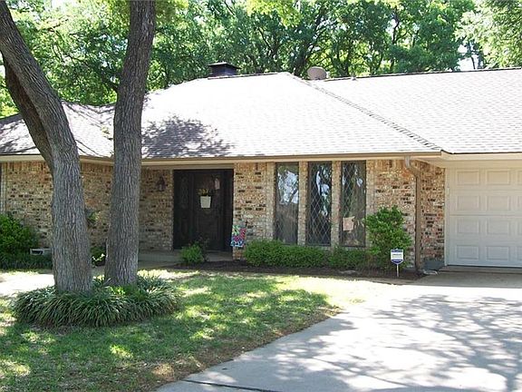 2nd image of 2902 N Murco Dr