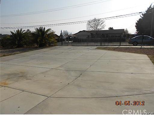 3rd image of 7543 Peach Hesperia Ca Ave