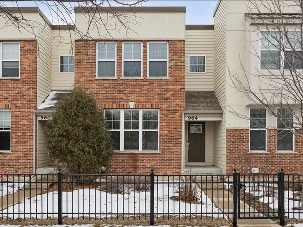 964 Station Blvd, Aurora, IL 60504