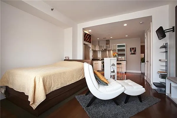 Rented by BLU Real Estate | media 19