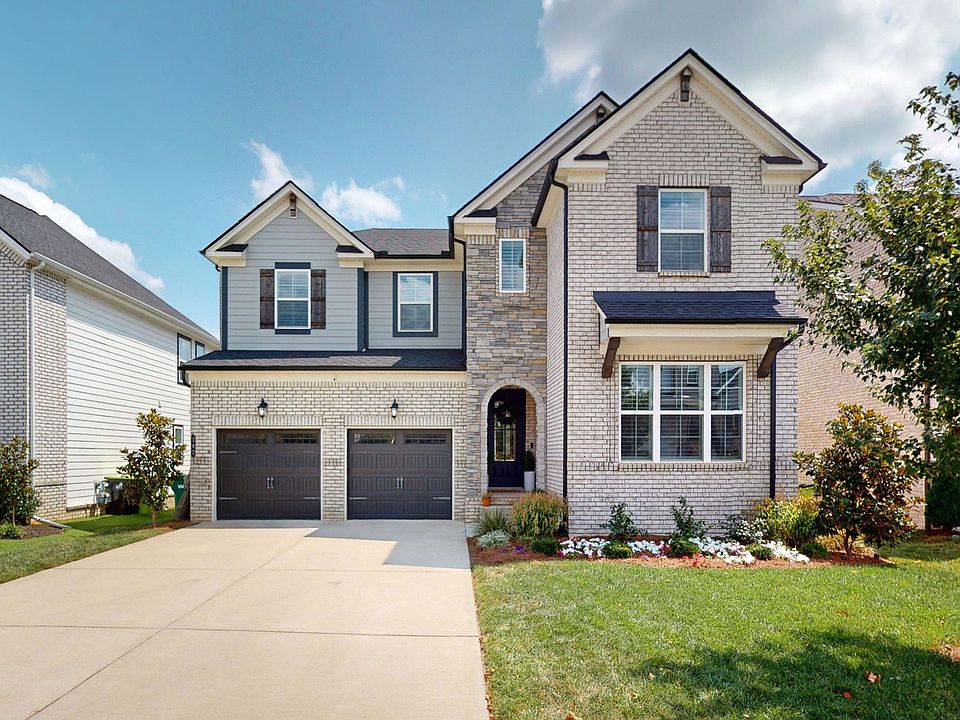 1st image of 302 Bucklebury Ct