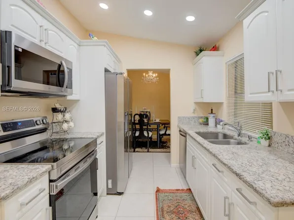 9039 NW 21st Ct, Coral Springs, FL 33071