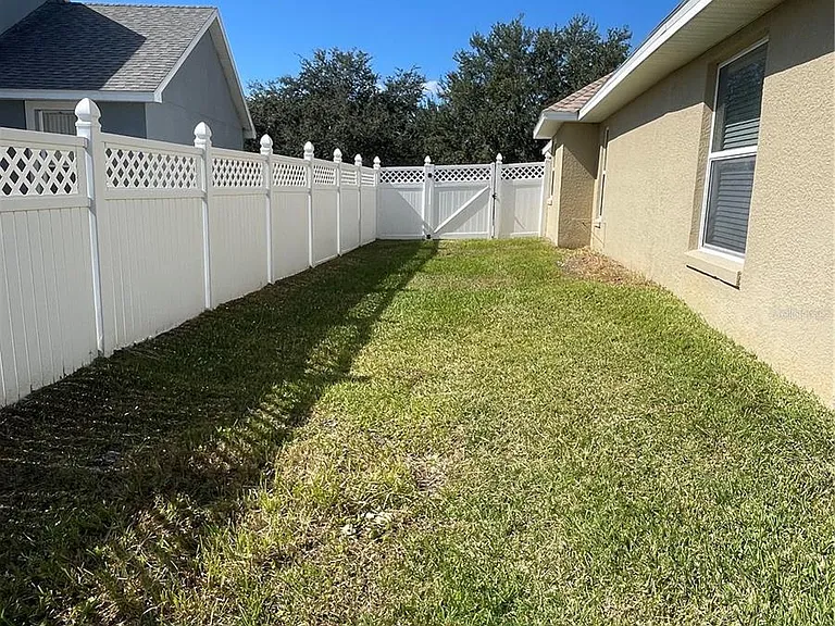 2266 Jessica Ln — Photo 18