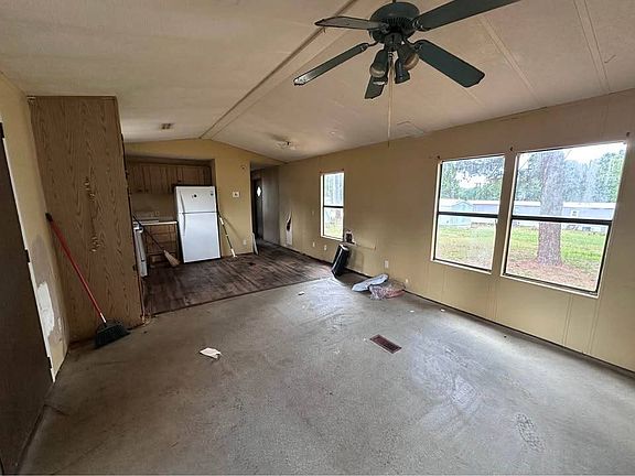 2nd image of 528 Charles St