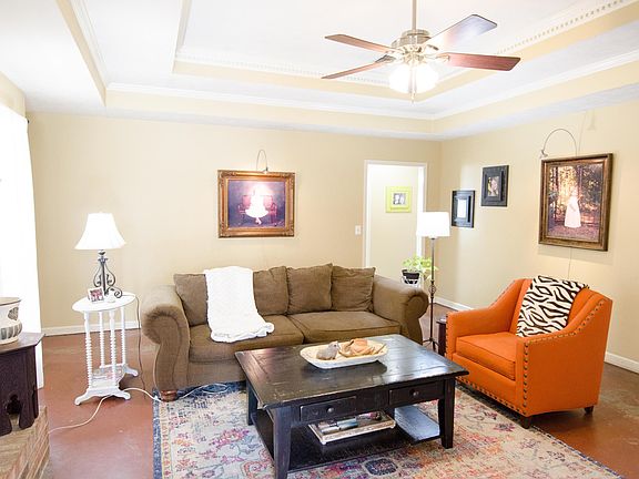 4th image of 106 S Primrose Ln