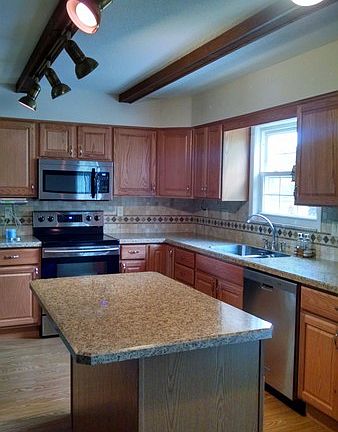 3rd image of 325 Knollcrest Dr
