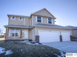 8611 N 169th St, Omaha, NE 68116