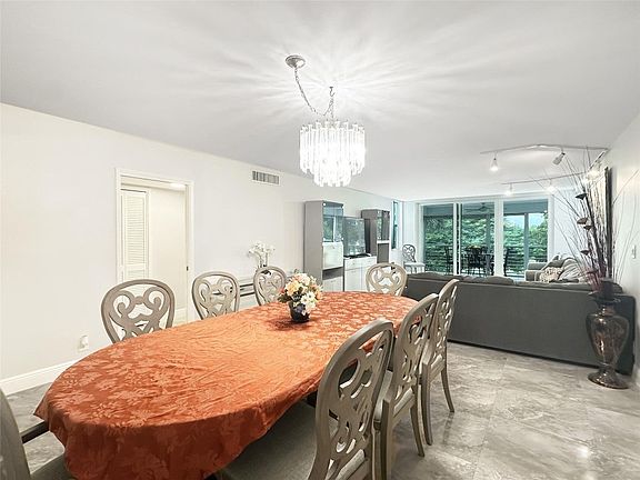 5th image of 3505 Oaks Way APT 310
