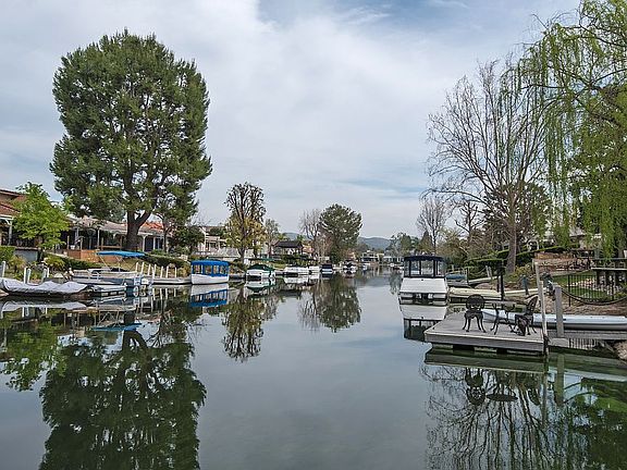 3rd image of 3813 Mainsail Cir