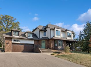 8605 Hunters Way, Apple Valley, MN 55124