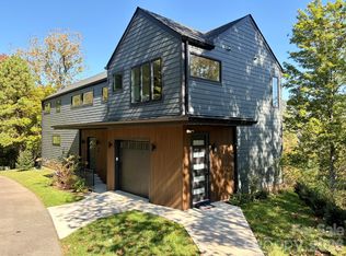 70 Knobby Ln, Franklin, NC 28734