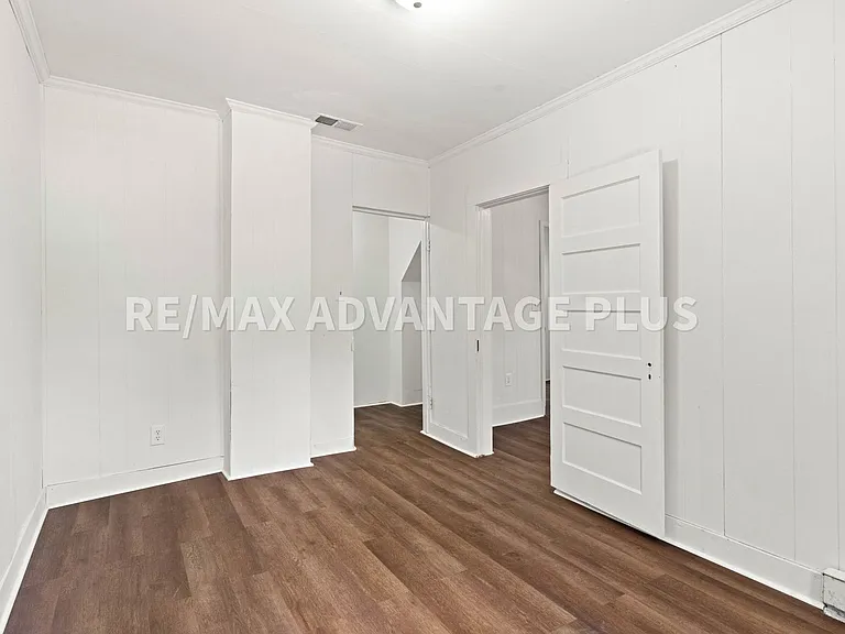 516 N Center St — Photo 24