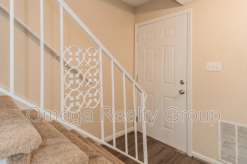 2 bed, 1.5 bath, 1120 sqft, $650 — Photo 3