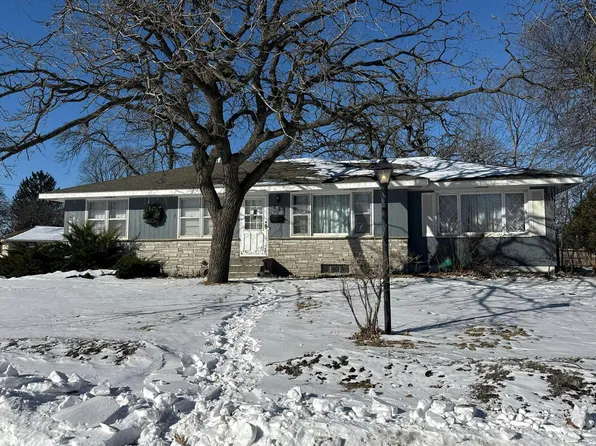 831 W Moore Lake Dr NE, Fridley, MN 55432