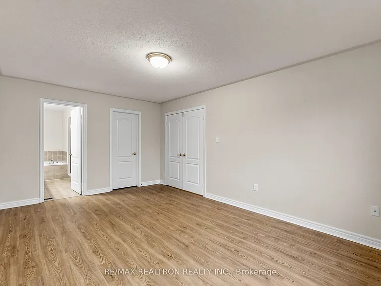 142 Mistywood Cres W — Photo 24