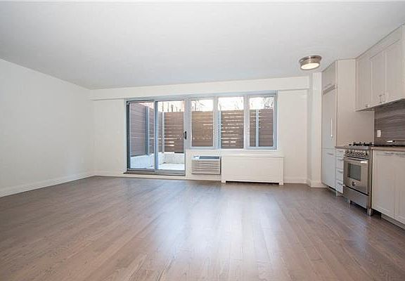 2nd image of 100 W 93rd St APT 2D