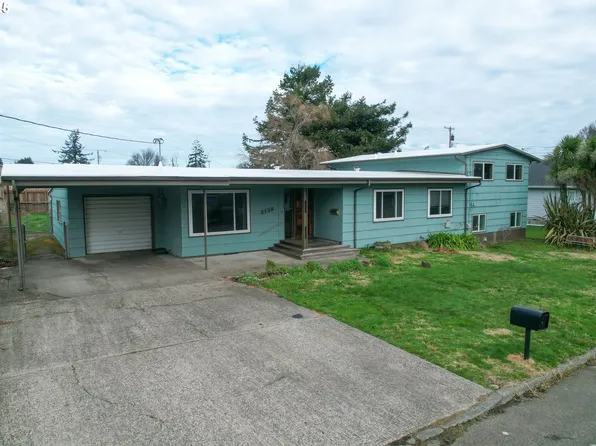 2130 Lombard St, North Bend, OR 97459