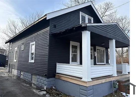 4 bed, 1278 sqft, $1,900 — Photo 2