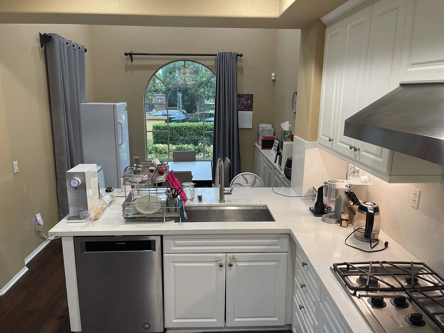3 bed, 2.5 bath, 1750 sqft, $4,500 — Photo 4