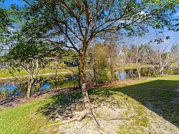 5th image of 5701 NW 47th Avenue