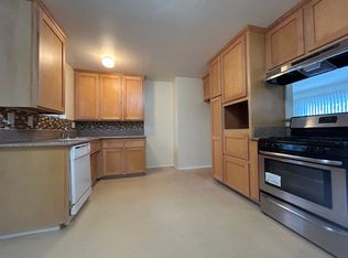 95-99 E Laurel Ave #97B, Sierra Madre, CA 91024
