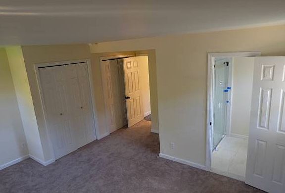 5th image of 109 Patchogue Dr