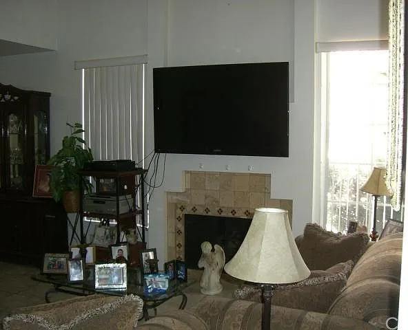 811 Fuchsia St — Photo 18