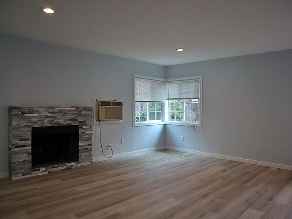 For Rent: $3550 (2 Bedroom, 1 Bathroom, 1000 sqft)