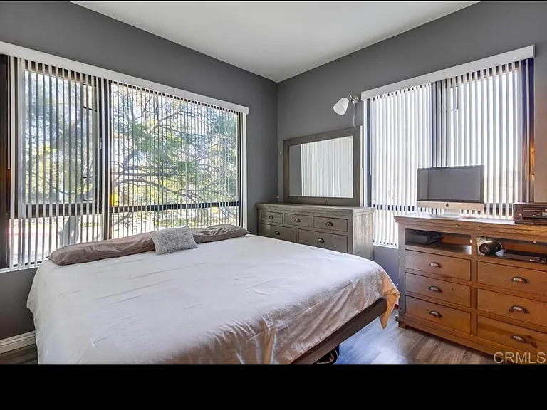 889 Date St — Photo 20