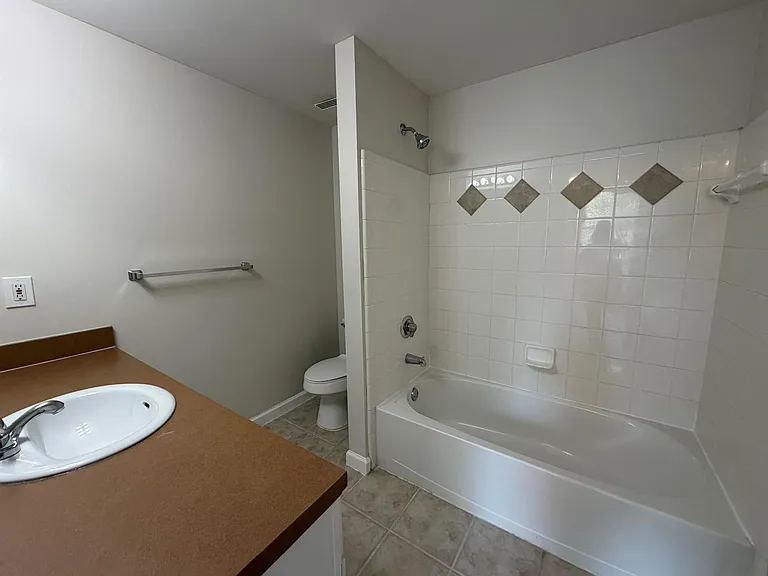 2052 Alta Meadows Ln #2205 — Photo 18
