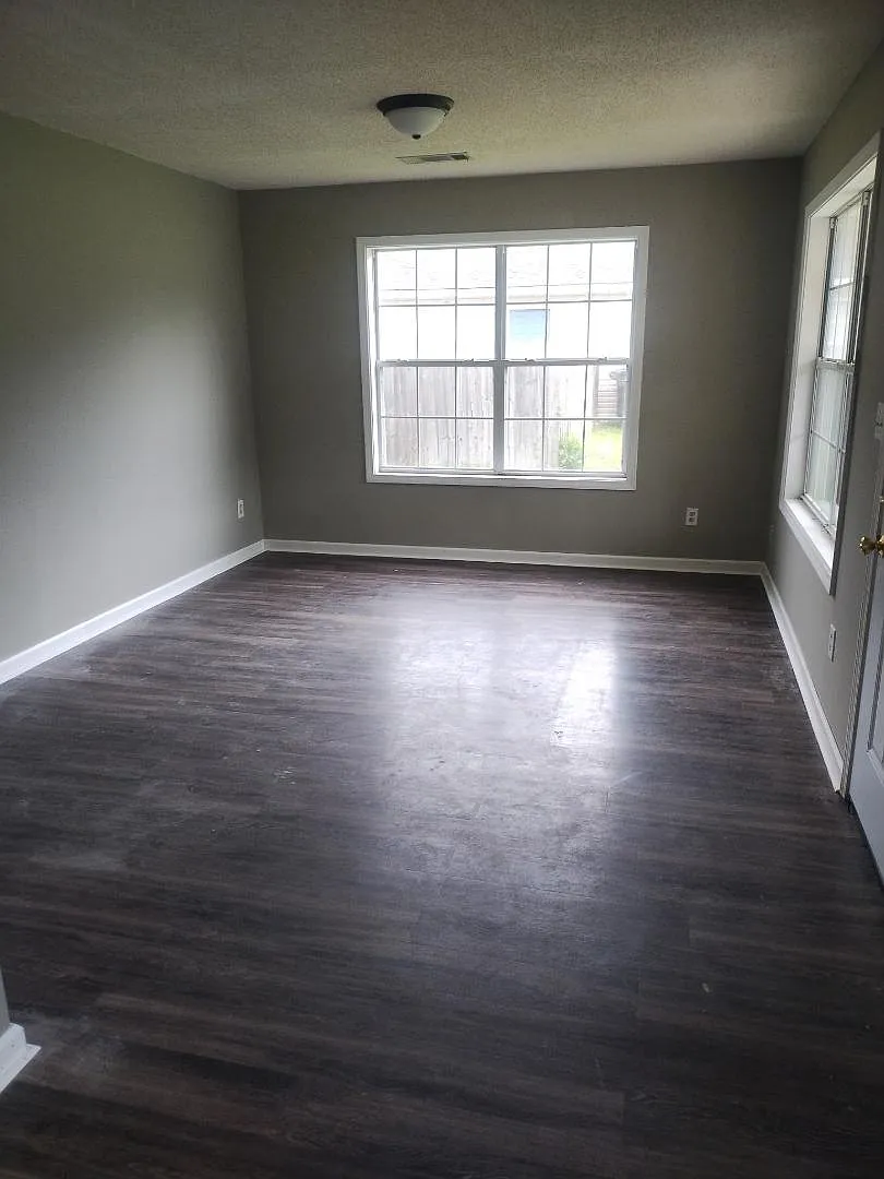 107 Elm Tree — Photo 2