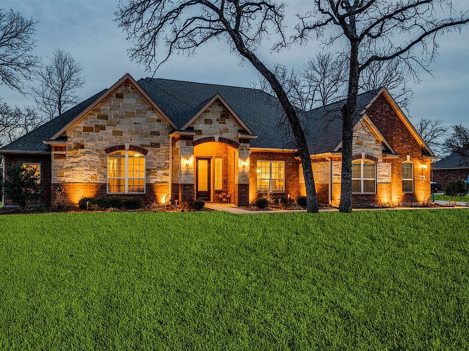 1st image of 124 Spanish Oak Dr