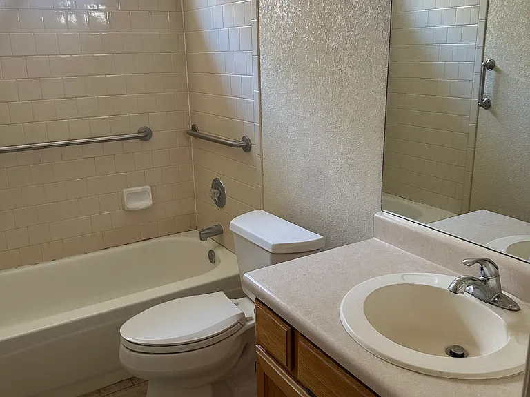 2626 W 12th Pl — Photo 16