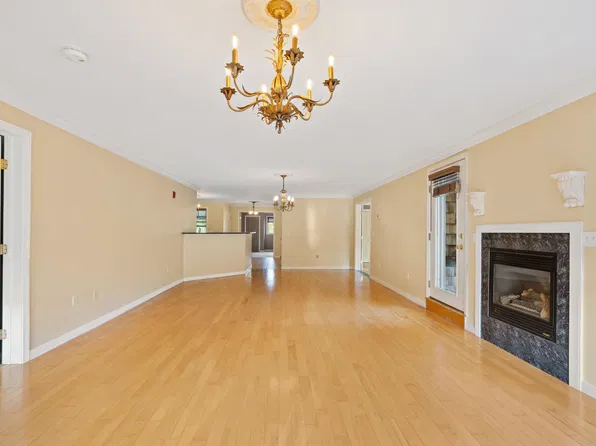 27 Claire Point Road, Burlington, VT 05408