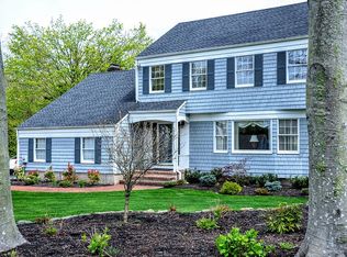 11 Middle Ct, Miller Place, NY 11764