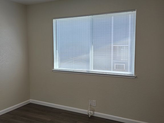 5th image of 1983 Ascot Dr APT 4