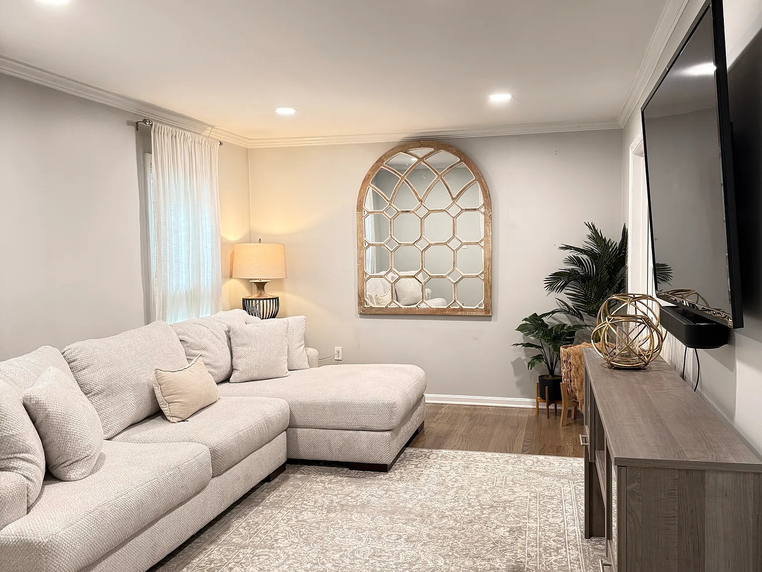3 bed, 2083 sqft, $3,400 — Photo 3